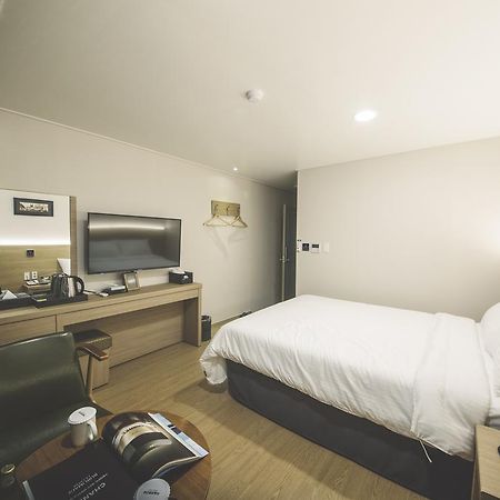 Harbor Hotel Csedzsu Kültér fotó