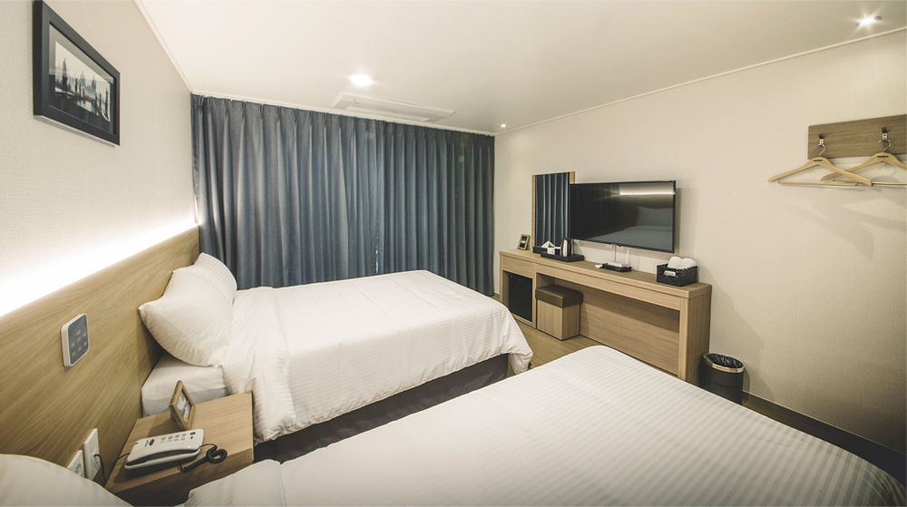 Harbor Hotel Csedzsu Kültér fotó