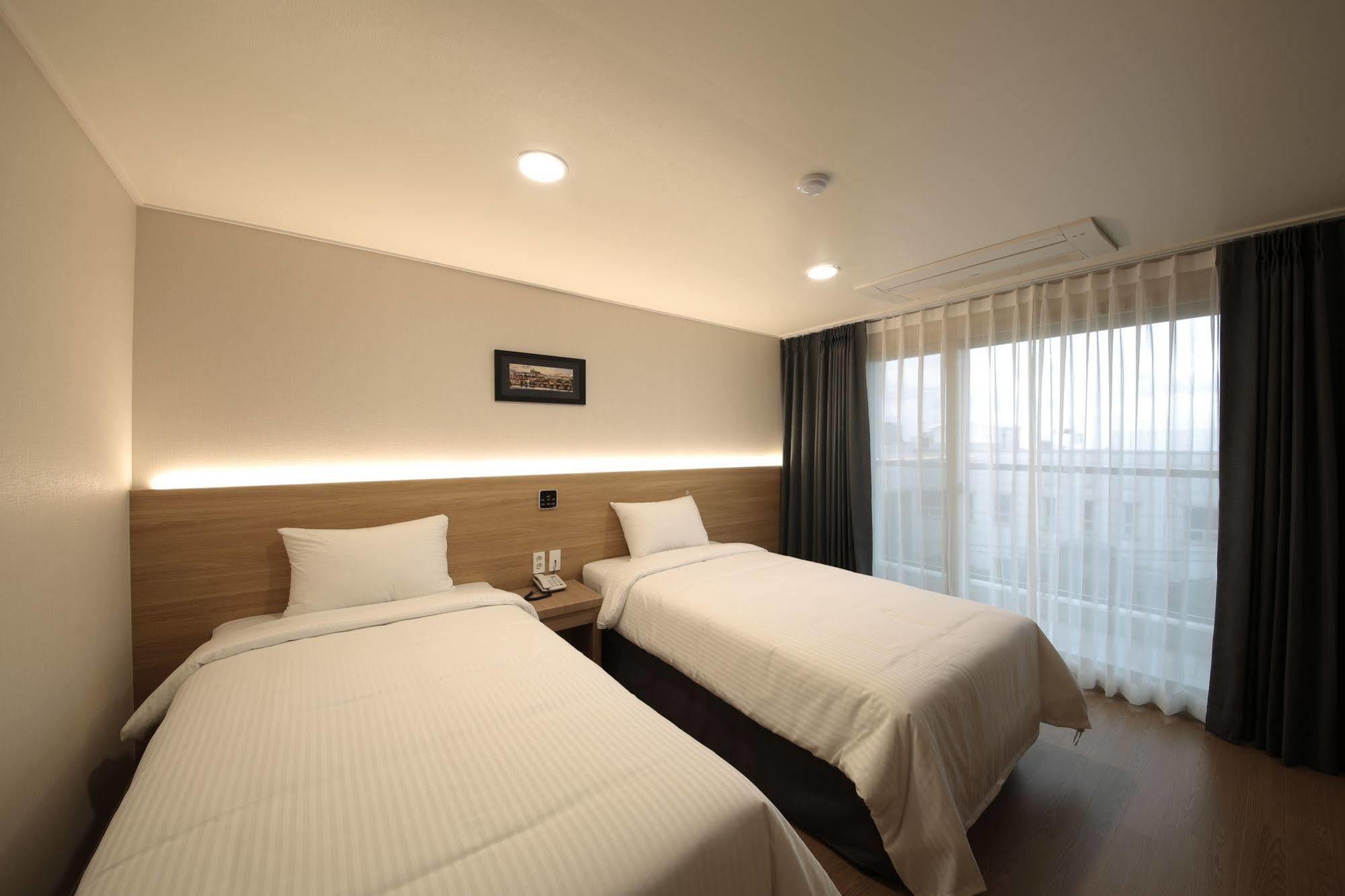 Harbor Hotel Csedzsu Kültér fotó
