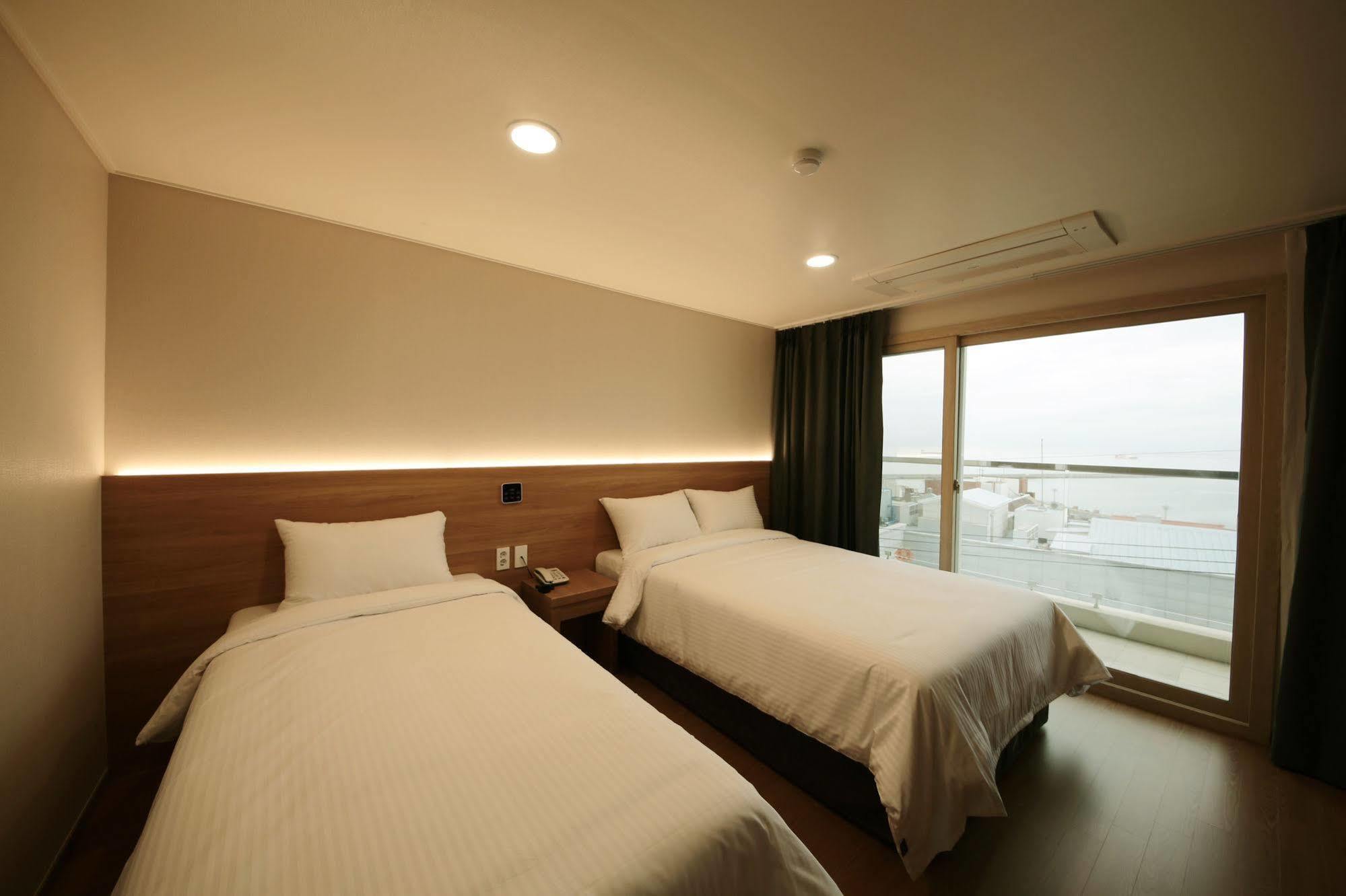 Harbor Hotel Csedzsu Kültér fotó
